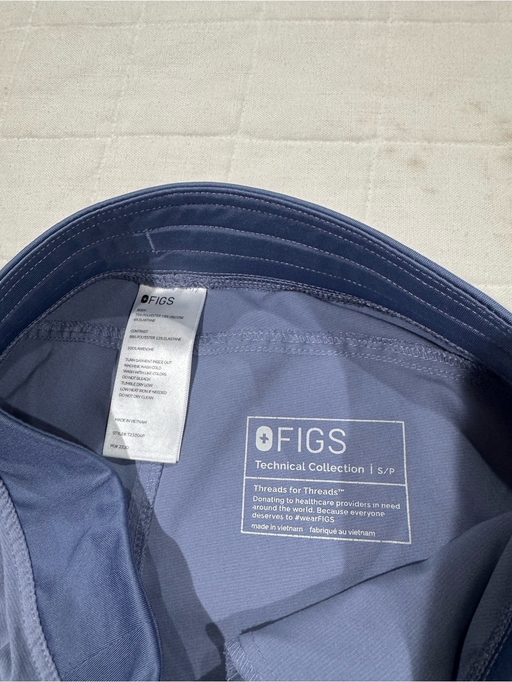 Figs Scrubs Set - Picture 5 of 12